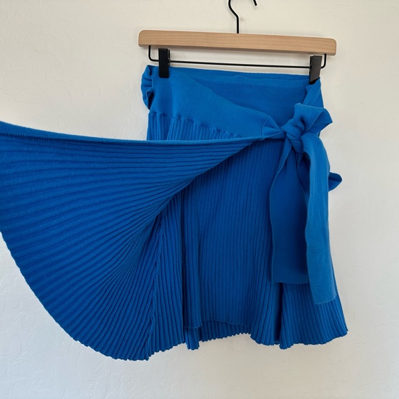 Free People Beach Collection Wrap Skirt. Size: Large. Excellent condition 💙 💙 - Picture 9 of 9